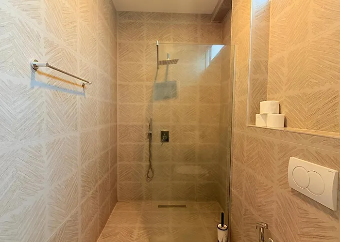 Delmar Durres 酒店