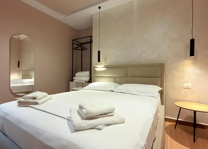 酒店 Delmar Durres *